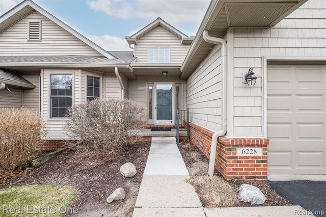 6228 Northridge Hills Drive, Brighton, MI 48116