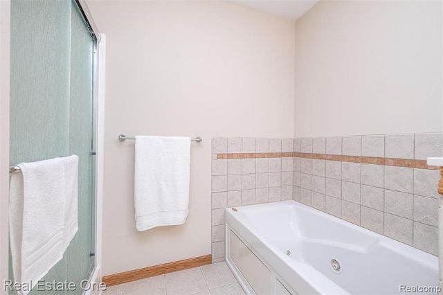 6228 Northridge Hills Drive, Brighton, MI 48116