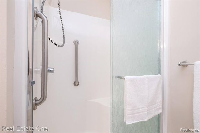 6228 Northridge Hills Drive, Brighton, MI 48116