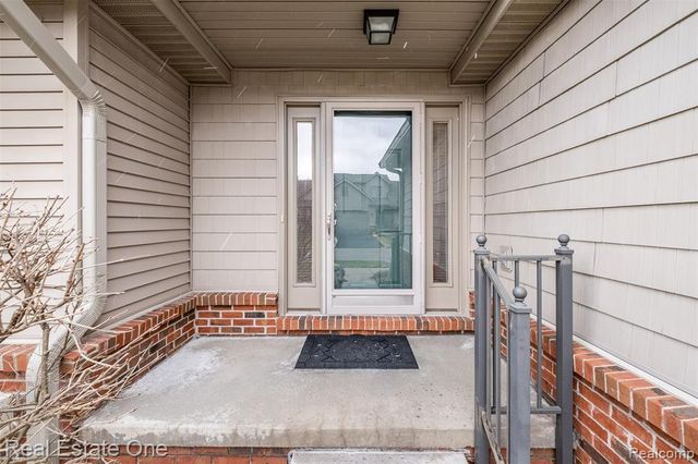 6228 Northridge Hills Drive, Brighton, MI 48116