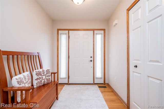 6228 Northridge Hills Drive, Brighton, MI 48116