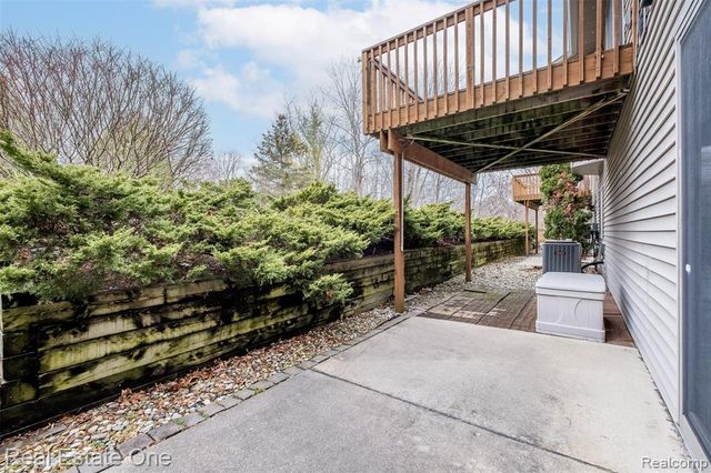 6228 Northridge Hills Drive, Brighton, MI 48116