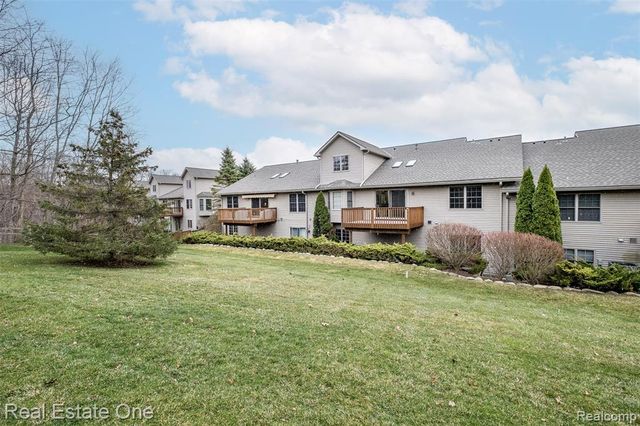 6228 Northridge Hills Drive, Brighton, MI 48116