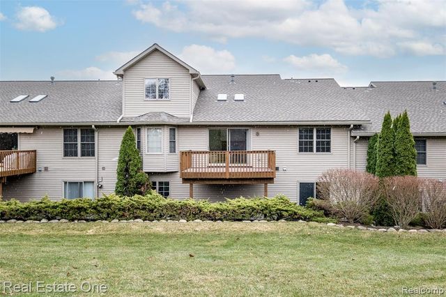 6228 Northridge Hills Drive, Brighton, MI 48116