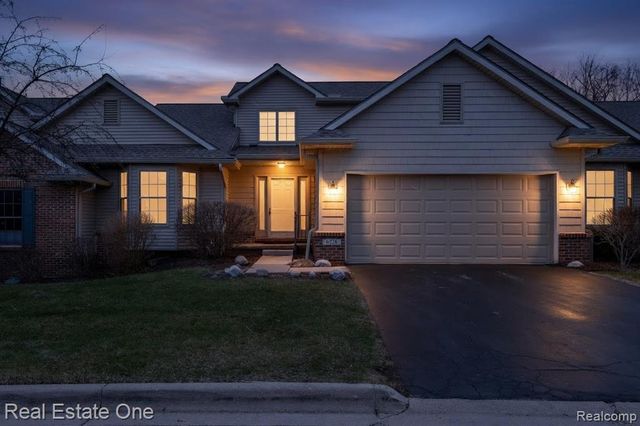 6228 Northridge Hills Drive, Brighton, MI 48116