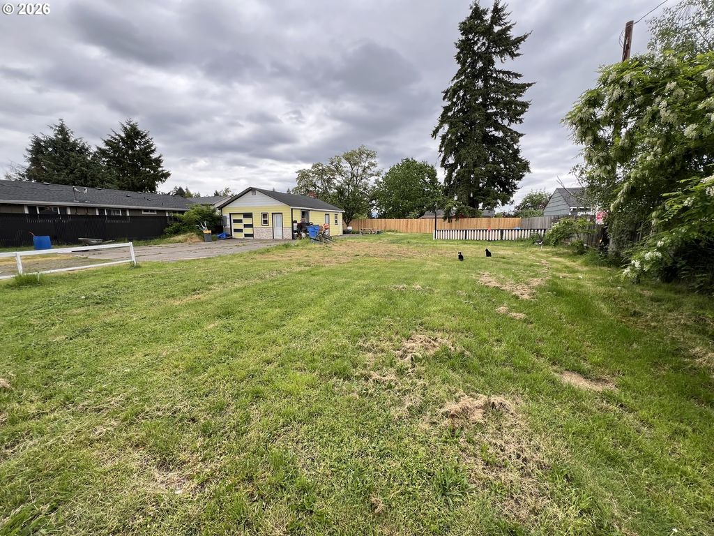 2305 CARLSON Rd, Vancouver, WA 98661