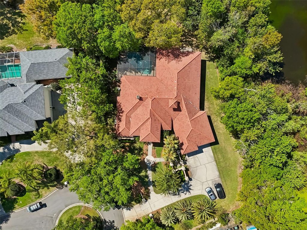 Image 5 of property listing at 17008 MADRES DE AVILA, Tampa, FL 33613