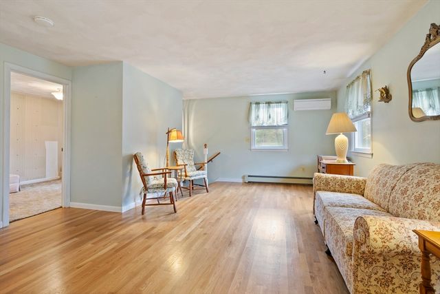 23 Bentley Ln, Chelmsford, MA 01824