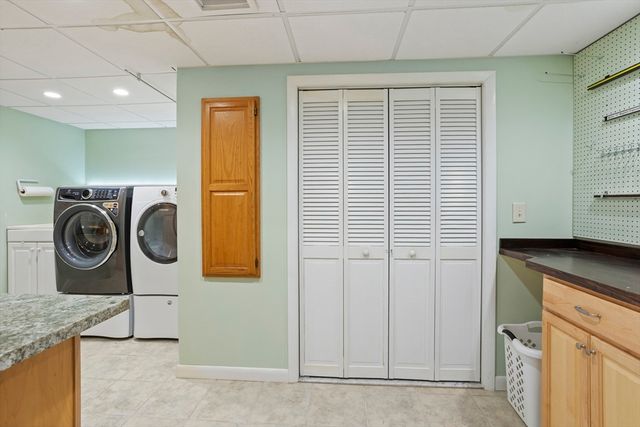 23 Bentley Ln, Chelmsford, MA 01824