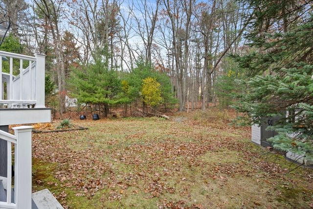 23 Bentley Ln, Chelmsford, MA 01824