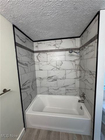 196 S Point Drive, Avon Lake, OH 44012