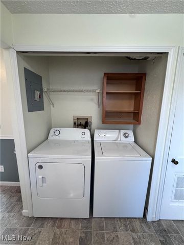 196 S Point Drive, Avon Lake, OH 44012