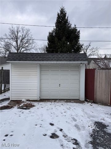 196 S Point Drive, Avon Lake, OH 44012