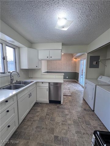 196 S Point Drive, Avon Lake, OH 44012