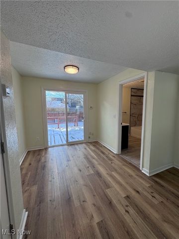 196 S Point Drive, Avon Lake, OH 44012