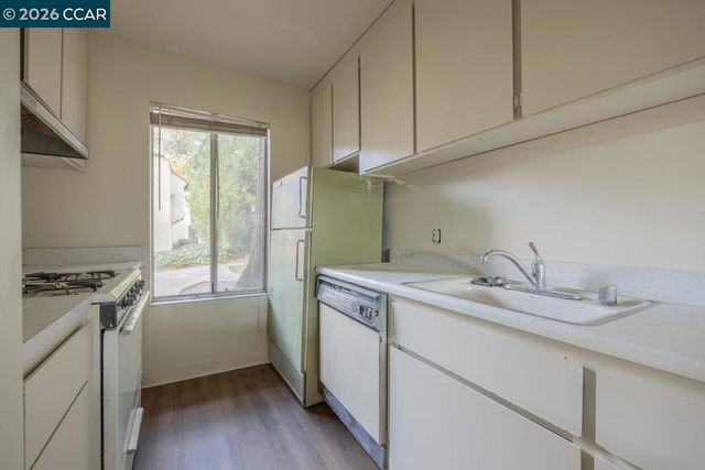 975 Murrieta Blvd, Livermore, CA 94550