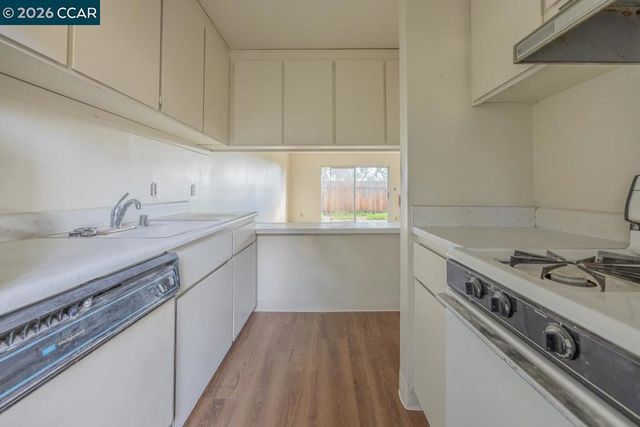 975 Murrieta Blvd, Livermore, CA 94550