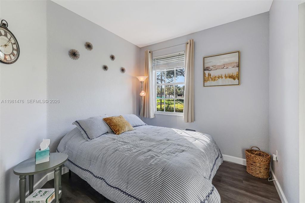 Image 19 of property listing at 4381 SW 131st Ln 3106, Miramar, FL 33027