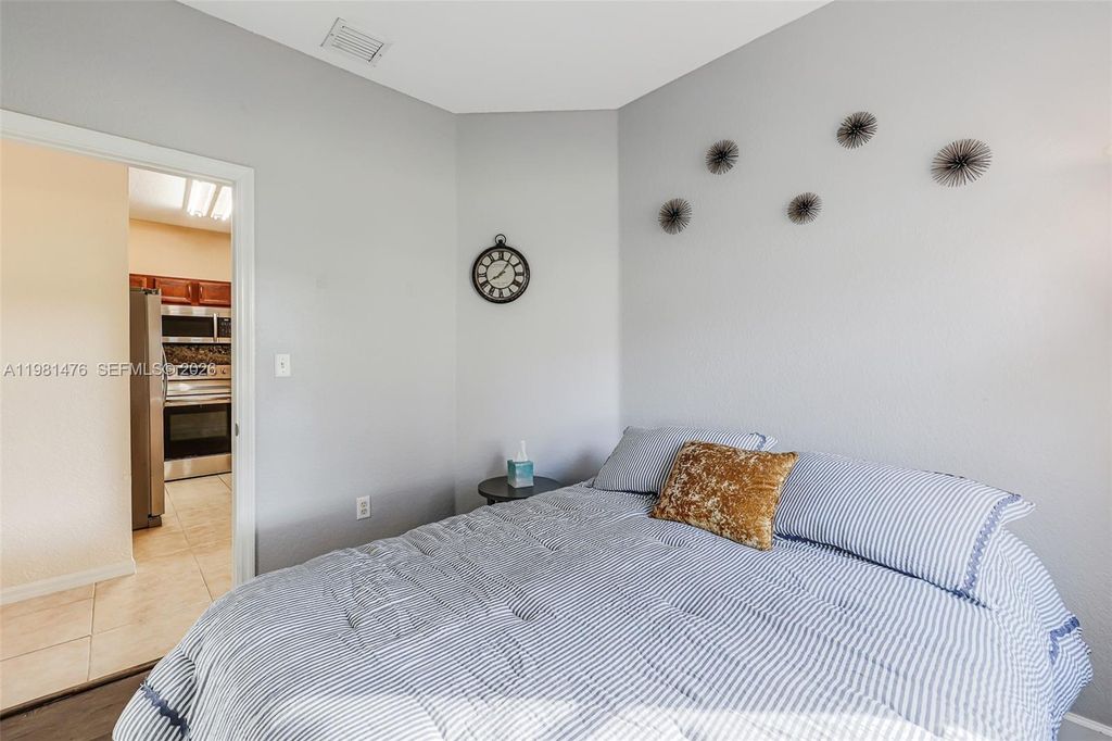 Image 20 of property listing at 4381 SW 131st Ln 3106, Miramar, FL 33027