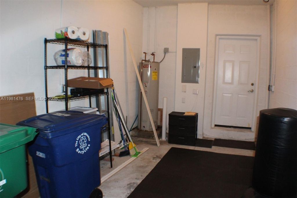 Image 28 of property listing at 4381 SW 131st Ln 3106, Miramar, FL 33027