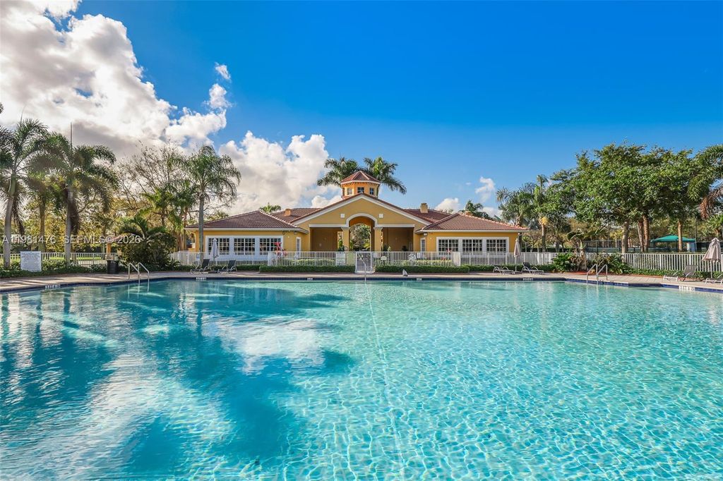 Image 31 of property listing at 4381 SW 131st Ln 3106, Miramar, FL 33027