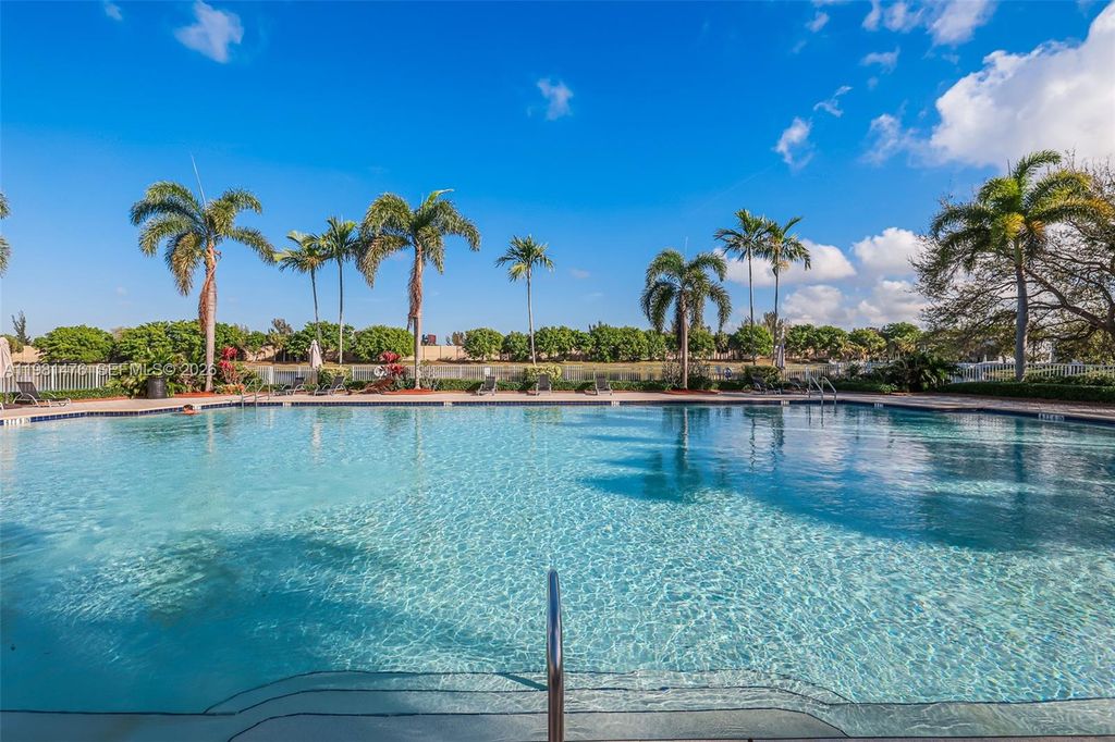 Image 43 of property listing at 4381 SW 131st Ln 3106, Miramar, FL 33027