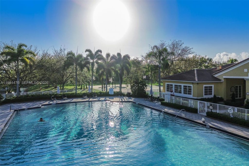 Image 52 of property listing at 4381 SW 131st Ln 3106, Miramar, FL 33027