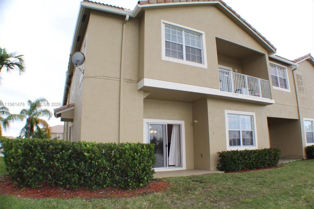 Image 54 of property listing at 4381 SW 131st Ln 3106, Miramar, FL 33027