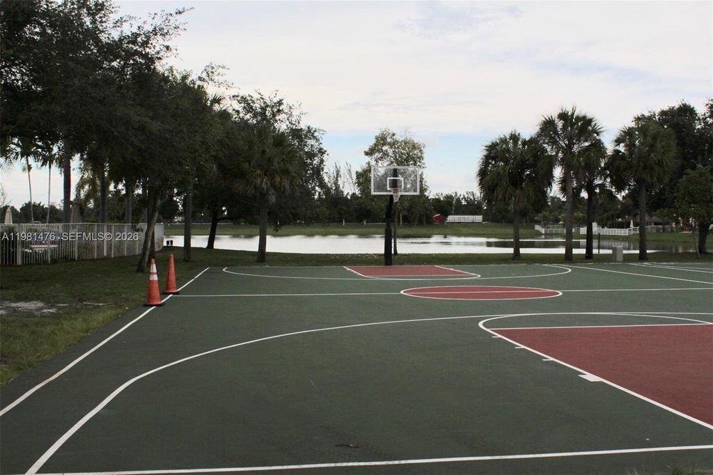 Image 55 of property listing at 4381 SW 131st Ln 3106, Miramar, FL 33027