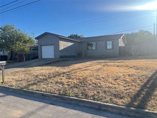 1925 Castle Gate CIR, San Marcos, TX 78666