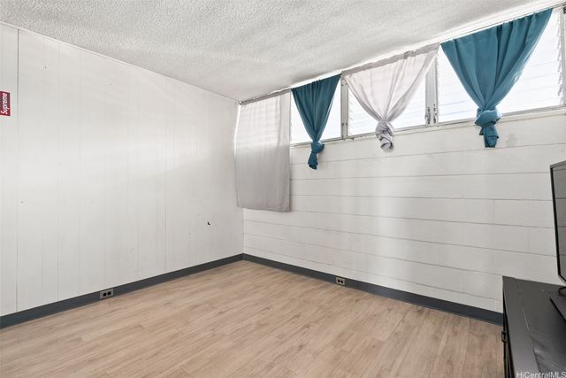 620 Mccully Street 308, Honolulu, HI 96826
