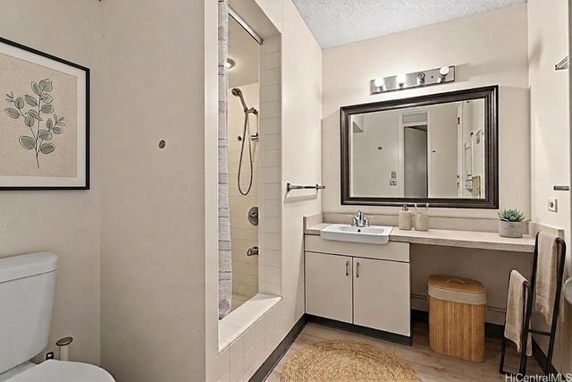 620 Mccully Street 308, Honolulu, HI 96826