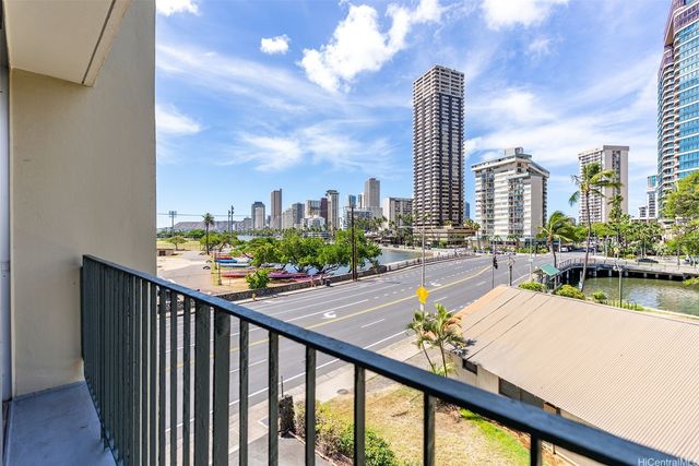 620 Mccully Street 308, Honolulu, HI 96826