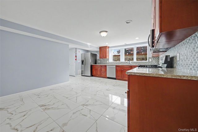 635 E Lincoln Avenue, Mount Vernon, NY 10552