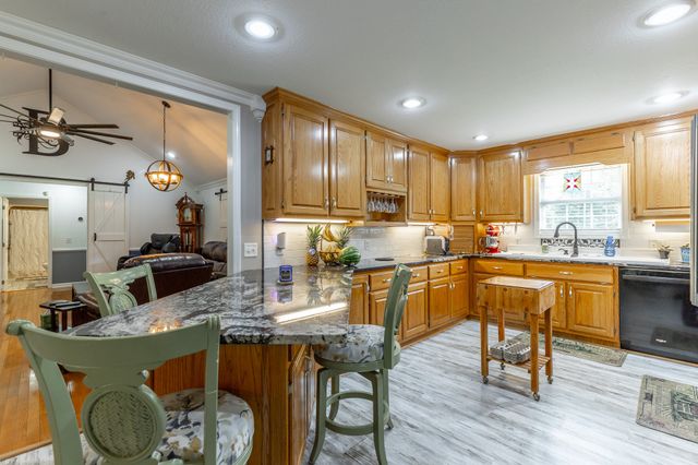 7354 County Road 44, Fort Payne, AL 35968