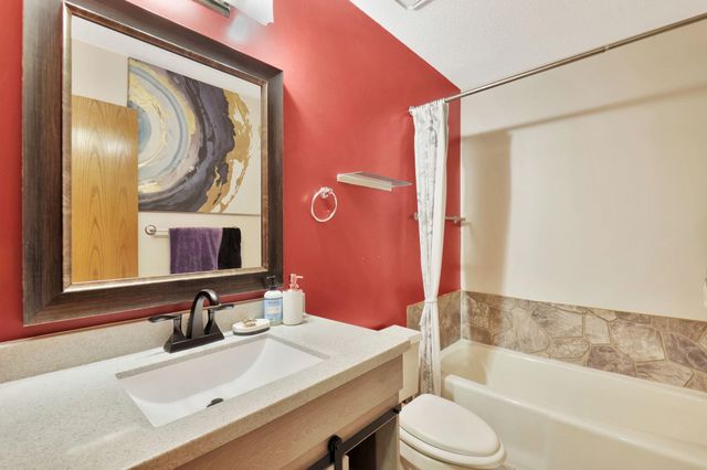 9117 W Westport St, Wichita, KS 67212