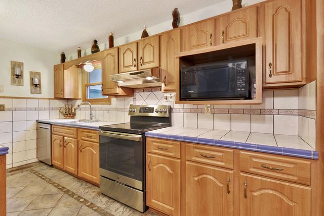 9117 W Westport St, Wichita, KS 67212