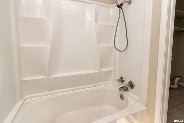 407 W ILLINOIS Avenue, Carterville, IL 62918