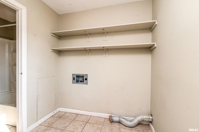 407 W ILLINOIS Avenue, Carterville, IL 62918