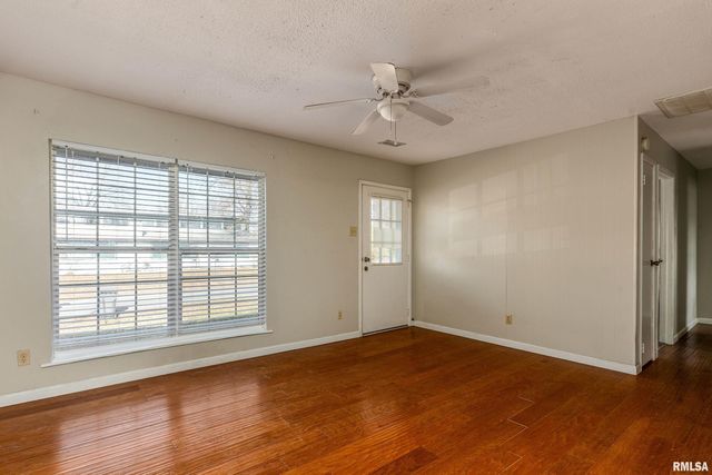 407 W ILLINOIS Avenue, Carterville, IL 62918