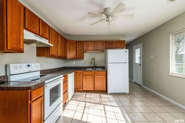 407 W ILLINOIS Avenue, Carterville, IL 62918