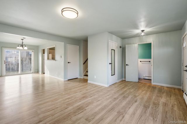 4 Palmer Court, Maybrook, NY 12543