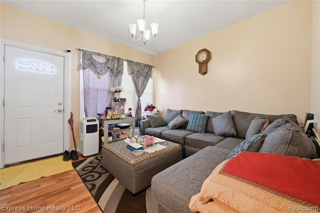 3237 Trowbridge Street, Hamtramck, MI 48212