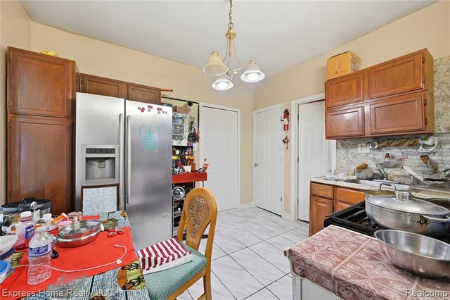 3237 Trowbridge Street, Hamtramck, MI 48212