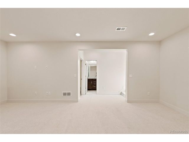 2595 Joliet St, Aurora, CO 80010