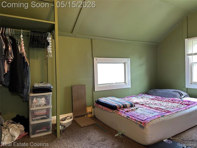 105 S Pine Street, Fenton, MI 48430