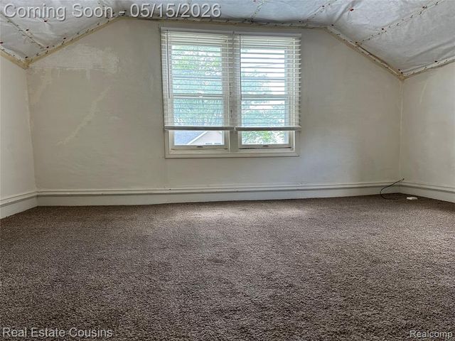 105 S Pine Street, Fenton, MI 48430