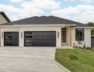3725 East Woodhue Street, Springfield, MO 65802