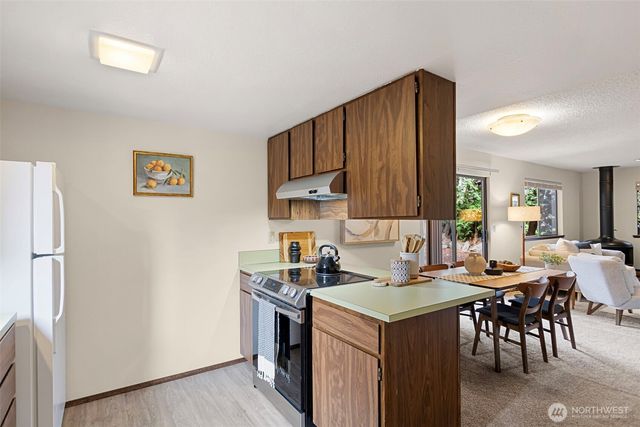 9545 Interlake Avenue N, Seattle, WA 98103