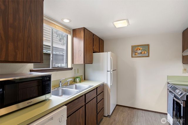 9545 Interlake Avenue N, Seattle, WA 98103